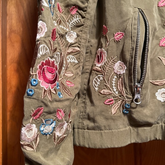 DRIFTWOOD Floral Embroidered Bomber Jacket Size XS Green Full Zip $158 Boho - Picture 5 of 9